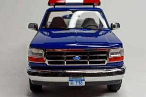 FORD BRONCO XLT NEW YORK POLICE 1:18 GREENLIGHT — фото 5