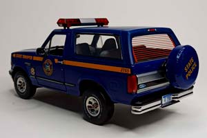 FORD BRONCO XLT NEW YORK POLICE 1:18 GREENLIGHT — фото 6