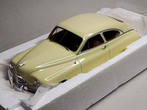 PACKARD DELUXE CLUB SEDAN 2-DOOR 1:18 BOS — фото 1