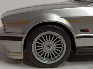 BMW ALPINA B10 4,8 (E34) SILVER 1:18 MCG — фото 3