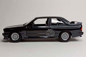 BMW M3 (E30) STREET BLACK 1987 MINICHAMPS 1:18 — фото 4