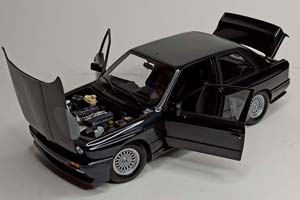 BMW M3 (E30) STREET BLACK 1987 MINICHAMPS 1:18 — фото 2