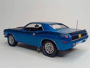 PLYMOUTH AAR CUDA 1970 AUTOWORLD 1:18 — фото 4