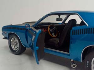 PLYMOUTH AAR CUDA 1970 AUTOWORLD 1:18 — фото 5