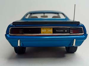 PLYMOUTH AAR CUDA 1970 AUTOWORLD 1:18 — фото 6
