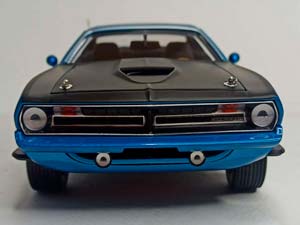 PLYMOUTH AAR CUDA 1970 AUTOWORLD 1:18 — фото 2