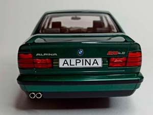 BMW ALPINA B10 4,6 (E34) GREEN 1:18 — фото 4
