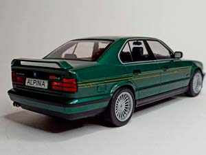 BMW ALPINA B10 4,6 (E34) GREEN 1:18 — фото 5