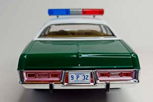 PLYMOUTH FURY POLICE 1975 GREENLIGHT 1:18 — фото 3
