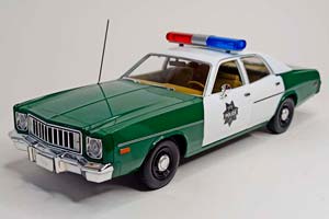 PLYMOUTH FURY POLICE 1975 GREENLIGHT 1:18