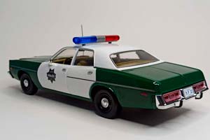 PLYMOUTH FURY POLICE 1975 GREENLIGHT 1:18 — фото 2