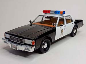 CHEVROLET CAPRICE POLICE 1987 (TERMINATOR 2) 1:18 — фото 3