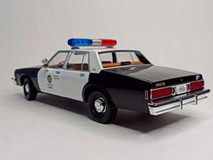 CHEVROLET CAPRICE POLICE 1987 (TERMINATOR 2) 1:18 — фото 5