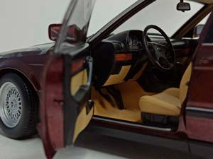 BMW 730I (E32) DARK RED 1:18 MINICHAMPS — фото 4