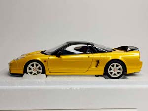 HONDA NSX-R (NA2) YELLOW 1:18 AUTOART — фото 3
