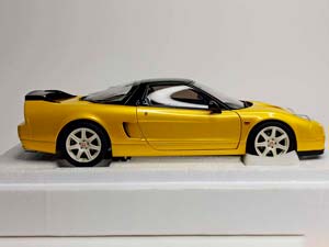 HONDA NSX-R (NA2) YELLOW 1:18 AUTOART — фото 6