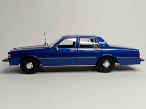 CHEVROLET CAPRICE CLASSIC FBI 1:18 MCG — фото 3