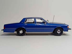 CHEVROLET CAPRICE CLASSIC FBI 1:18 MCG — фото 6