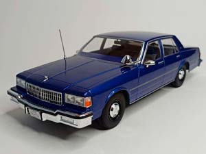CHEVROLET CAPRICE CLASSIC FBI 1:18 MCG — фото 1