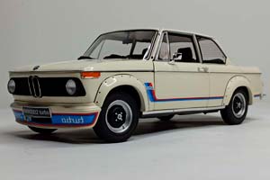 BMW 2002 TURBO WHITE 1:18 KYOSHO — фото 10