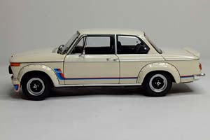 BMW 2002 TURBO WHITE 1:18 KYOSHO — фото 3