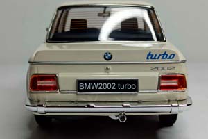 BMW 2002 TURBO WHITE 1:18 KYOSHO — фото 5