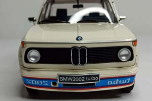 BMW 2002 TURBO WHITE 1:18 KYOSHO — фото 8