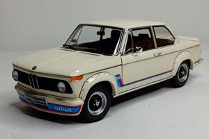 BMW 2002 TURBO WHITE 1:18 KYOSHO