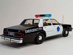 CHEVROLET CAPRICE CLASSIC POLICE 1:18 — фото 5