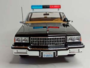 CHEVROLET CAPRICE CLASSIC POLICE 1:18 — фото 7