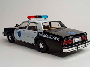 CHEVROLET CAPRICE CLASSIC POLICE 1:18 — фото 2