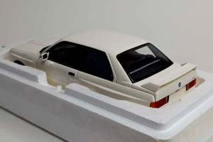 BMW M3 STREET (E30) 1987 MINICHAMPS 1:18 — фото 7