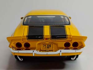 CHEVROLET CAMARO 1971 YELLOW 1:18 MAISTO — фото 7