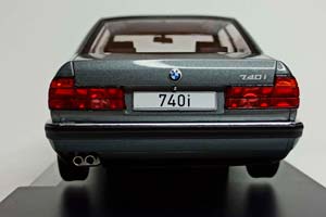 BMW 740I (E32) 7 SERIES 1:18 MCG — фото 4