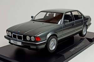 BMW 740I (E32) 7 SERIES 1:18 MCG — фото 1