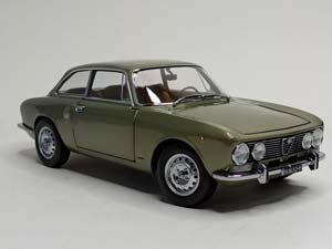 ALFA ROMEO 2000 GTV 1973 NOREV 1:18 — фото 9