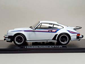 PORSCHE 911(930) TURBO 3.0 1976 KK SCALE 1:18 — фото 3