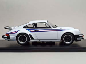 PORSCHE 911(930) TURBO 3.0 1976 KK SCALE 1:18 — фото 6