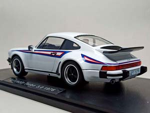 PORSCHE 911(930) TURBO 3.0 1976 KK SCALE 1:18 — фото 2
