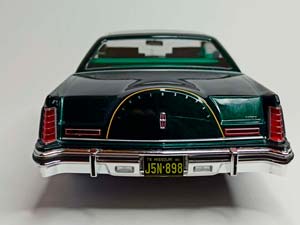 LINCOLN CONTINENTAL MARK V 1977 GREEN 1:18 MCG — фото 5