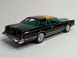 LINCOLN CONTINENTAL MARK V 1977 GREEN 1:18 MCG — фото 6