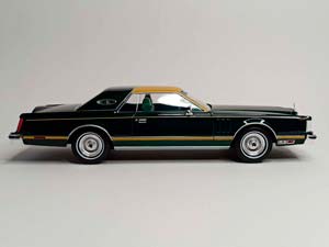 LINCOLN CONTINENTAL MARK V 1977 GREEN 1:18 MCG — фото 8