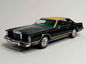 LINCOLN CONTINENTAL MARK V 1977 GREEN 1:18 MCG — фото 9