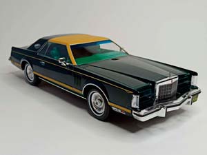 LINCOLN CONTINENTAL MARK V 1977 GREEN 1:18 MCG — фото 2