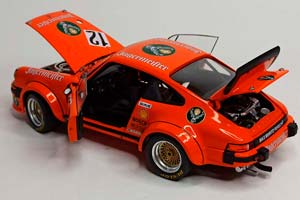 PORSCHE 934 RSR JAGERMEISTER #12 1976 SCHUCO 1:18 — фото 3
