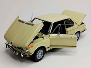 BMW 2002 TI 1:18 KYOSHO — фото 2