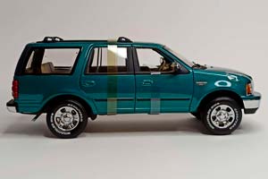 FORD EXPEDITION REGULAR XLT 1:18 UT MODELS — фото 6