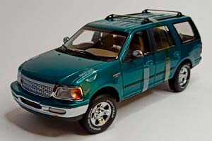 FORD EXPEDITION REGULAR XLT 1:18 UT MODELS — фото 9