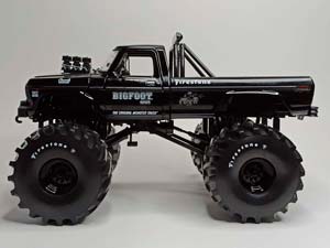 FORD F250 MONSTER TRUCK BIGFOOT 66 TYRES 1:18 — фото 3