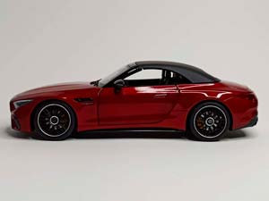 MERCEDES SL 63 AMG 4MATIC+ 1:18 ДИЛЕРСКИЙ — фото 4